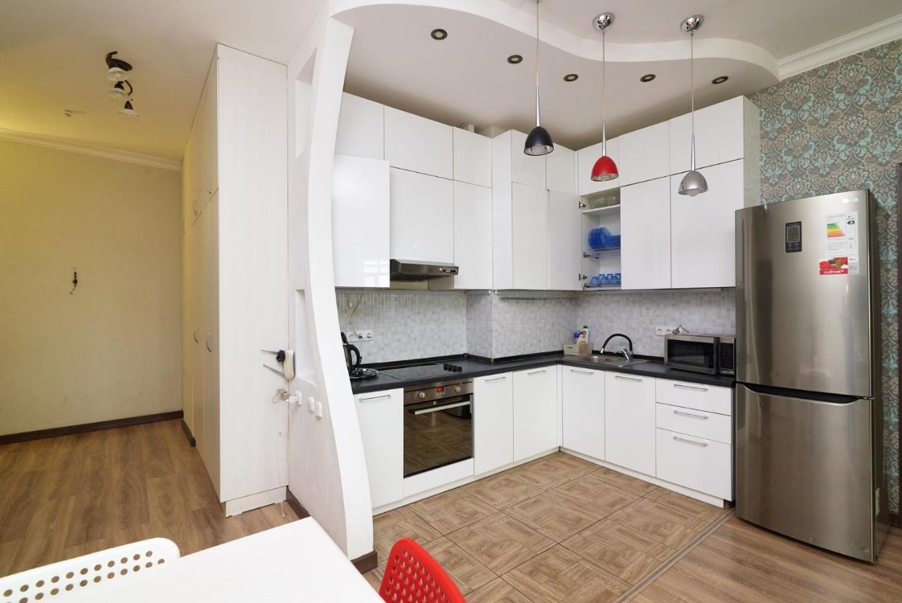 Apartamento Квартира В Самом Центре Столицы Казахстана Astaná Exterior foto