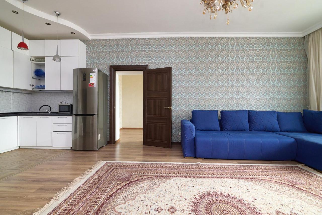 Apartamento Квартира В Самом Центре Столицы Казахстана Astaná Exterior foto