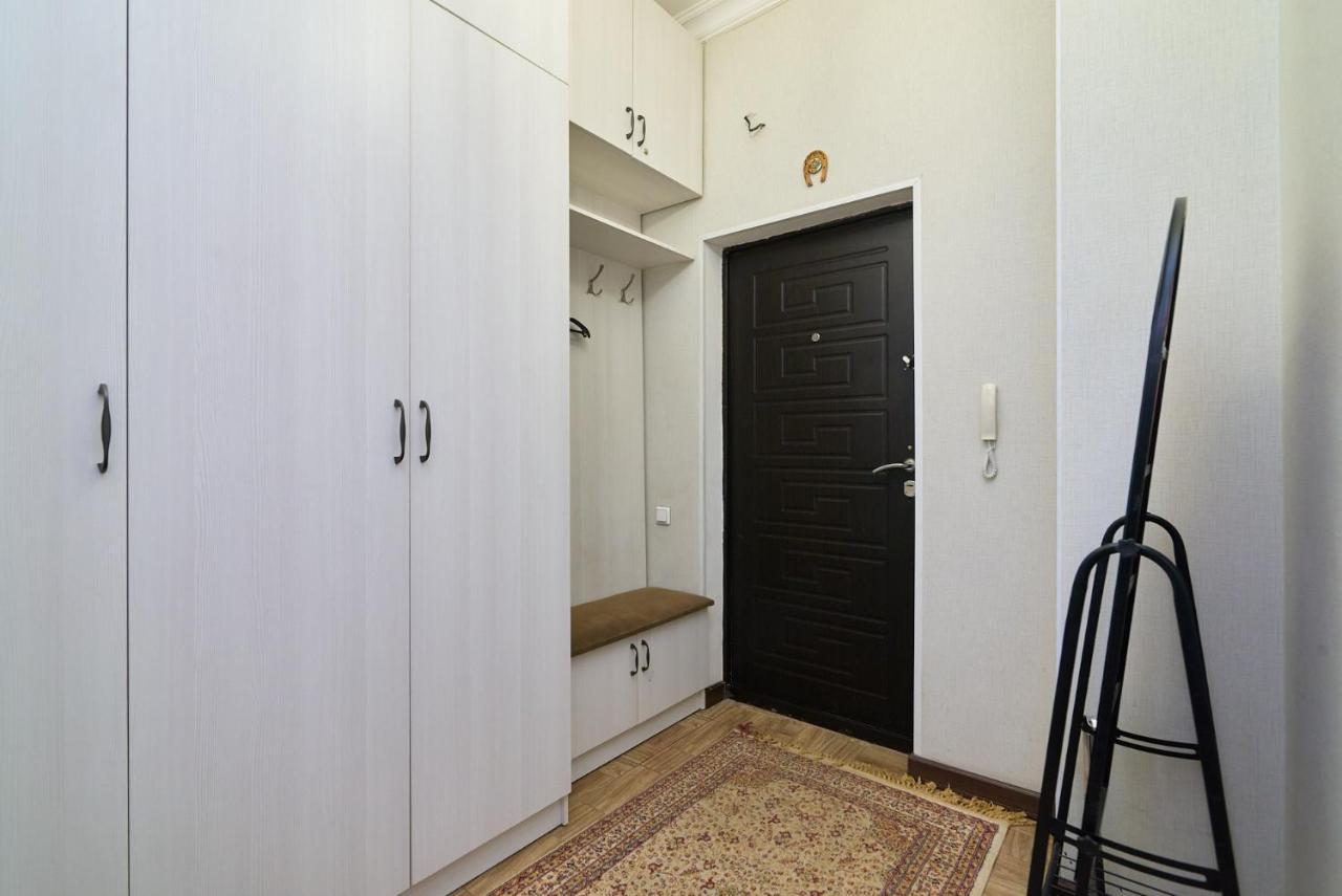 Apartamento Квартира В Самом Центре Столицы Казахстана Astaná Exterior foto